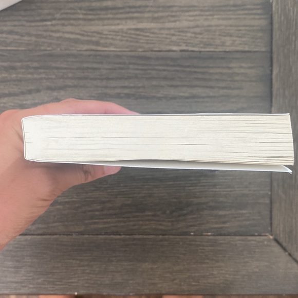 Verity by Colleen Hoover - Picture 2 of 2